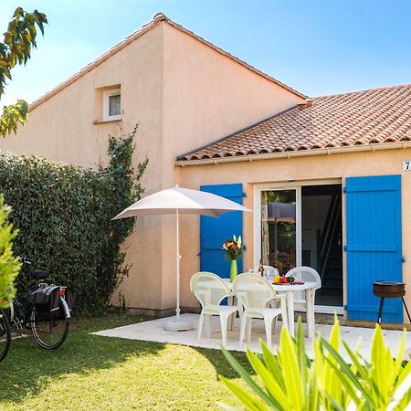 Lagrange Classic Le Clos Des Chenes Hotel Les Mathes Exterior photo