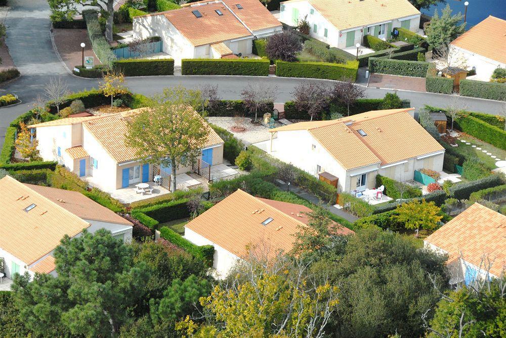 Lagrange Classic Le Clos Des Chenes Hotel Les Mathes Exterior photo