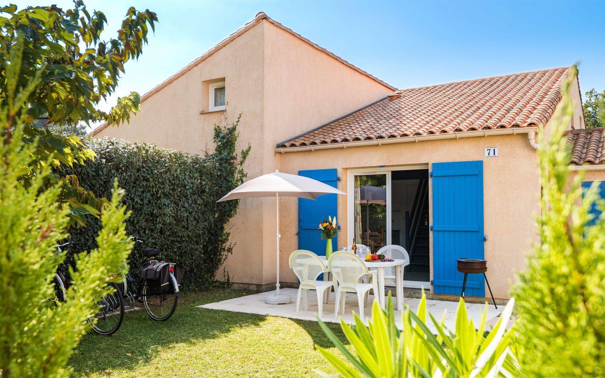 Lagrange Classic Le Clos Des Chenes Hotel Les Mathes Exterior photo